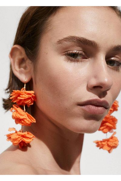 MANGO Woman Ohrringe mit Blumeneinsätzen