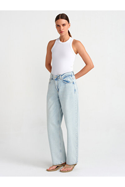 Dilvin 20842 Model Halter Collar White Corded Tank Top