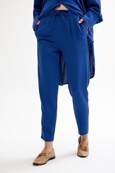 QANU Μπλε παντελόνι κρεπ - Σχέδιο με πλισέ μπροστά