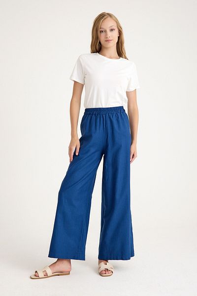 QANU Pantaloni de in albastru