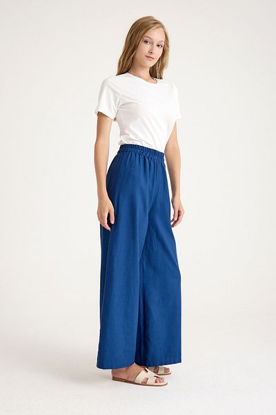QANU Pantaloni de in albastru