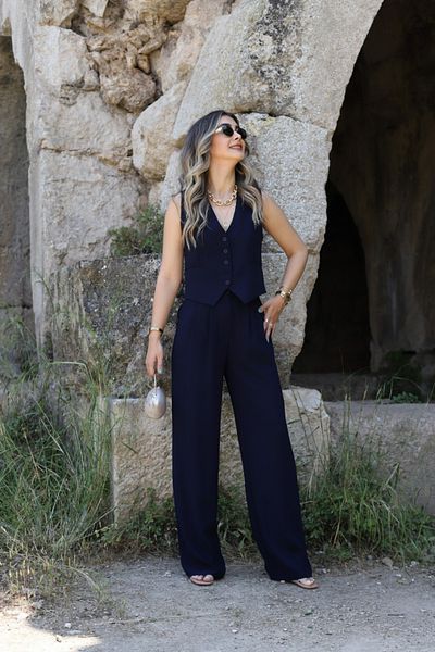 bytugcekaya Vestă bleumarin cu cinci nasturi