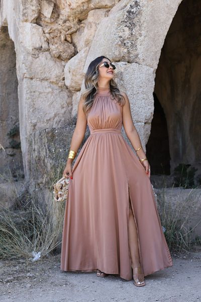 bytugcekaya Кафява рокля с деколте тип „халтер“