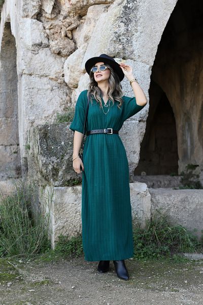 bytugcekaya Πράσινο φόρεμα με λαιμόκοψη σε κανονικό μέγεθος