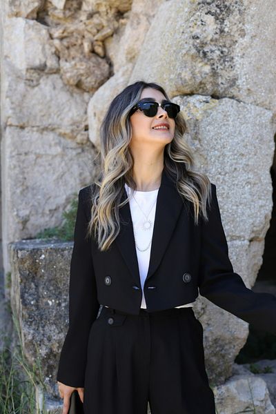 bytugcekaya Λινό Κοντό Μπουφάν - Μαύρο, με Κουμπιά