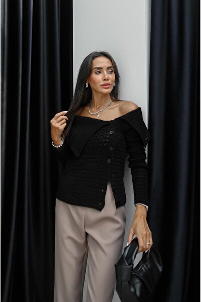 Havoş Black Buttoned Boat Neck Blouse