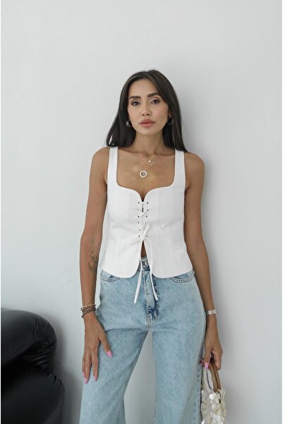 Havoş Λευκή μπλούζα με λαιμόκοψη Sweetheart - Μπροστινή λεπτομέρεια δεσίματος