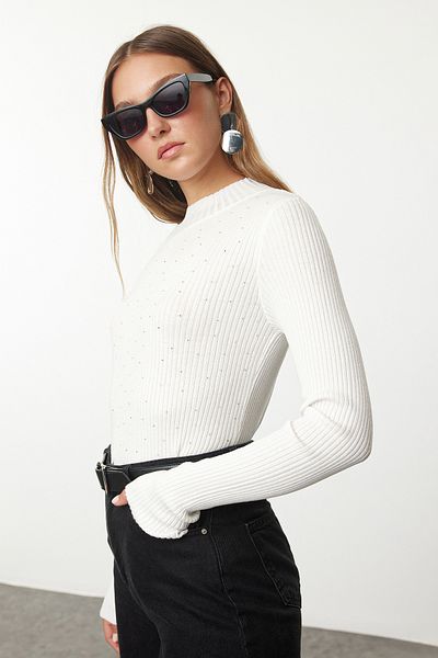 Trendyol Collection Turtleneck Ecru Sweater - Stone Detailed, TWOAW25KZ00202