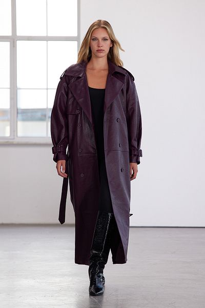 Trendyol Collection Weinroter, übergroßer Trenchcoat mit Gürtel – Limited Edition TWOAW25TR00003