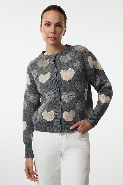 Trendyol Collection Kardigan s antracitovým úpletem - srdce Detailní TWOAW25HI00234
