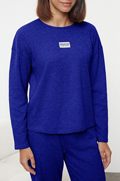 Trendyol Collection Set de pijamale tricotate din țesătură cu vafe Saks Slogan THMAW25PT00022