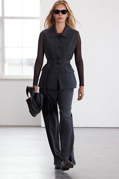 Trendyol Collection Limited Edition Black Slim Woven Vest Twoaw25Ye00088