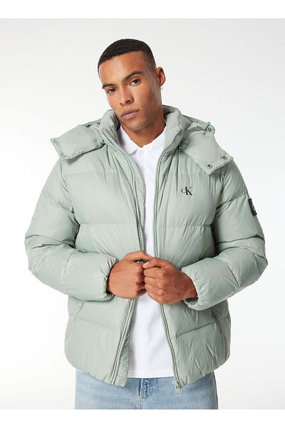 Calvin Klein معطف جينز رجالي باللون الأخضر الفاتح J30J325946PFF ESSENTIALS DOWN JACKE