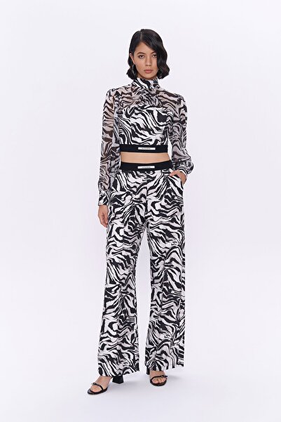 Quzu Zebra Desenli Beli Lastikli Tül Bluz Siyah