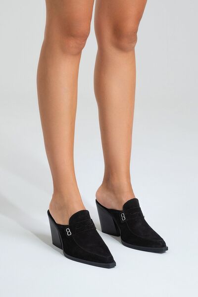 Zeynep Sıradağlı Γυναικείες Valmine - Μαύρες δερμάτινες παντόφλες Western