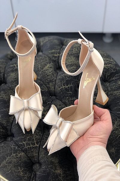 Benimsitilimbu TenSatin Jewelled Bow