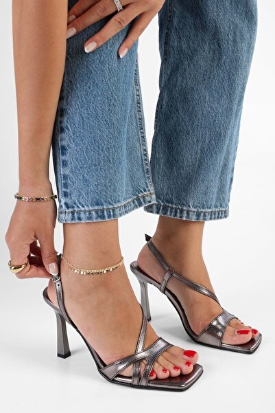 Shoeberry Kadın Shelby Platin Parlak Topuklu Ayakkabı