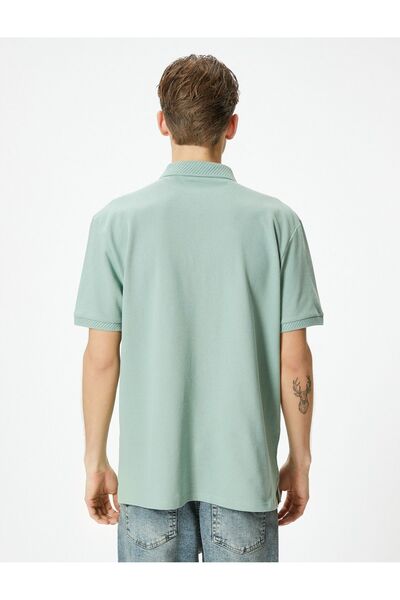 Koton Ανδρικό μπλουζάκι με λεπτή εφαρμογή