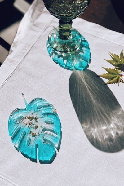 Arma House قاعدة أكواب إيبوكسي باللون الأزرق المحيطي مكونة من قطعتين مع جزيئات ذهبية (2)