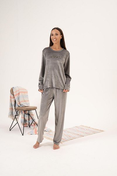 Estiva Velvet Winter Urban Pajama Set - Women