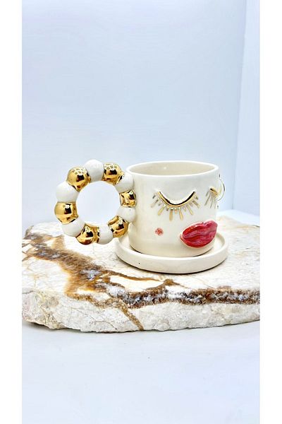 Port Aksesuar Twist Handle Fancy Girl 24k Gold Decorated Handmade Ceramic Cup 120ml
