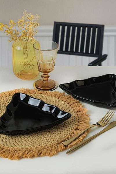 Keramika New Year's Black Pine Plate - 22 Cm, 2 Pieces, 650