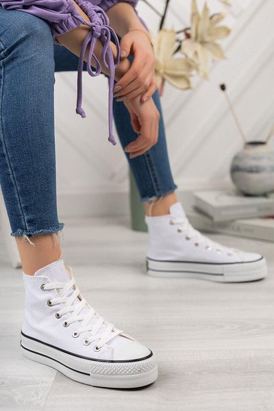 MUGGO Jojo Guaranteed Women's Thick High Sole Long Sneaker