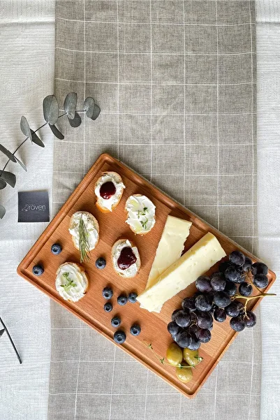 NOBLERAVEN DESIGN Natural Wooden Cheese And Presentation Plate, Rectangular, Beech Wood