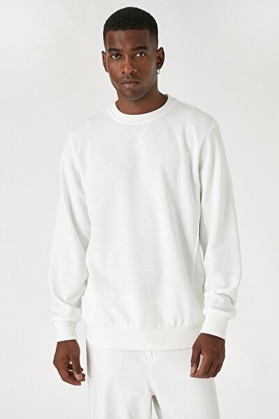 Koton Ανδρικό μπλουζάκι με λαιμόκοψη ποδηλατικού τύπου