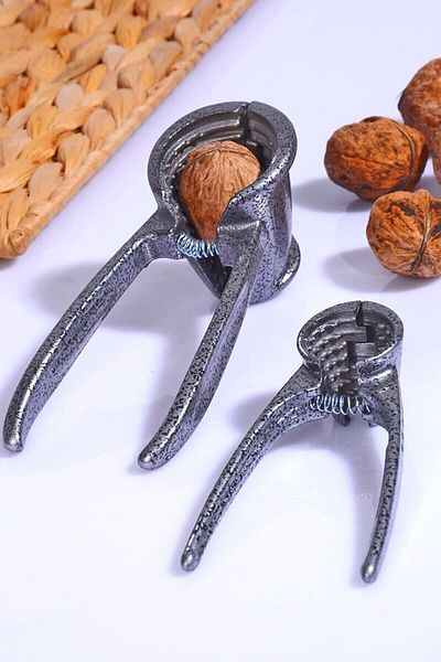 UNDERGROUND TRADE Metal Hazelnut and Walnut Cracker Set - Double Cracker