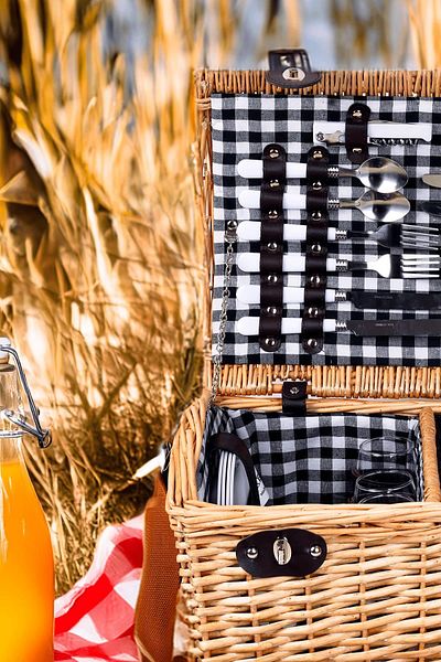 Perotti Picno Italy 4-Person Light Brown Wicker Portable Picnic Basket - Two Compartments, Accessory Basket Included