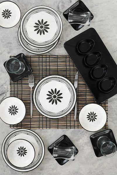 Keramika Set mic dejun trandafir negru 21 piese pentru 4 persoane