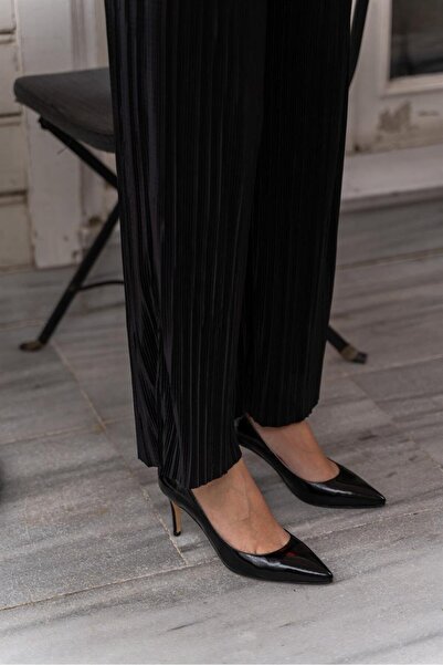 ECENİN BUTİĞİ Paprica Siyah Rugan Stiletto