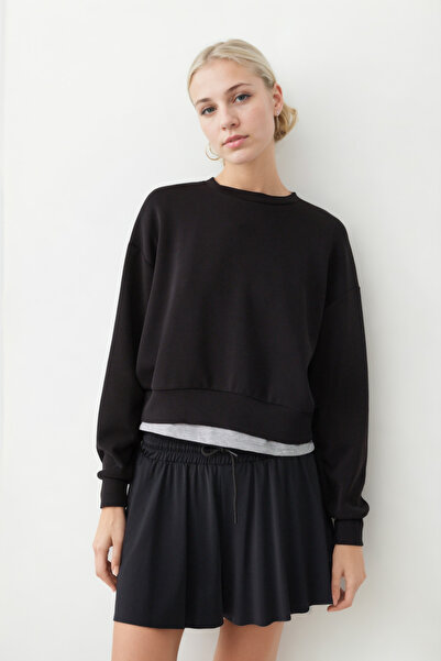 Vitrin Bol Kesim Taytlı Spor Şort