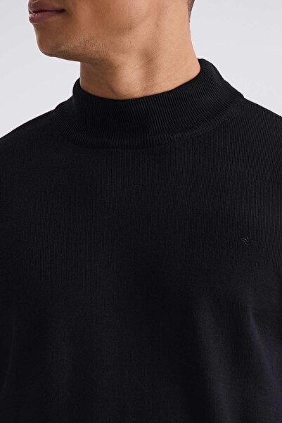 Jakamen Μαύρο πλεκτό πουλόβερ μισό φορμάκι με λεπτή εφαρμογή