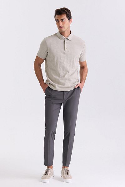 Jakamen Μπλουζάκι με μπεζ Slim Fit με σχέδιο Polo Neck