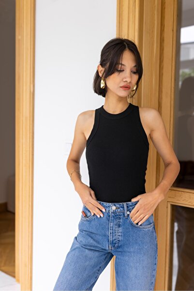 Askı Tekstil Tricou negru cu gât cu nervuri