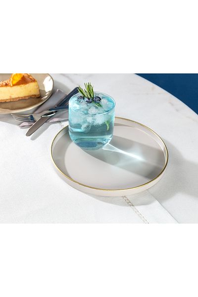 Madame Coco Dory Round Presentation Tray - Practical and Stylish Design