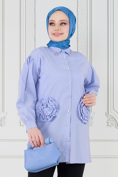 Sevitli Tunica Baby Blue - Detaliu trandafir pe fata