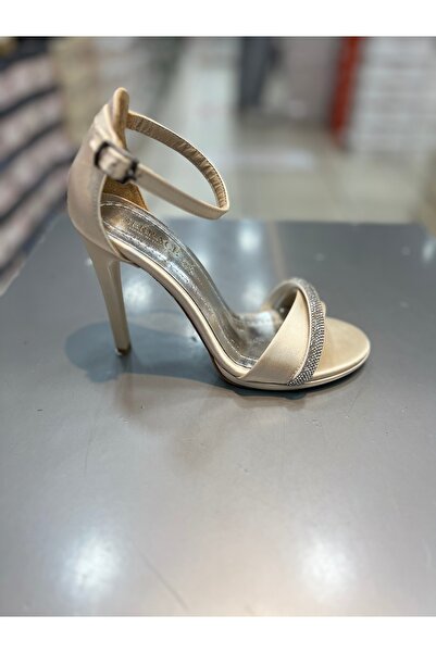 Alphus Κομψά παπούτσια με τακούνι Serrace με σατέν και πέτρα