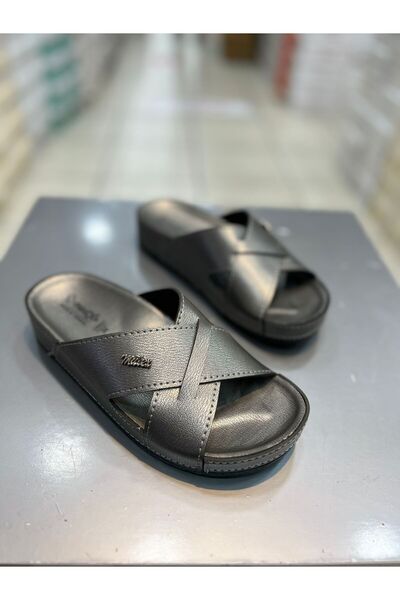 Hacıoğlu Ayakkabı Γυναικείες άνετες παντόφλες Mulex - Με χιαστί λουράκια