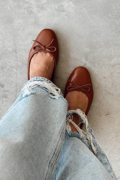 nope21shoess حذاء باليرينا أساسي من الجلد الطبيعي بلون أسمر