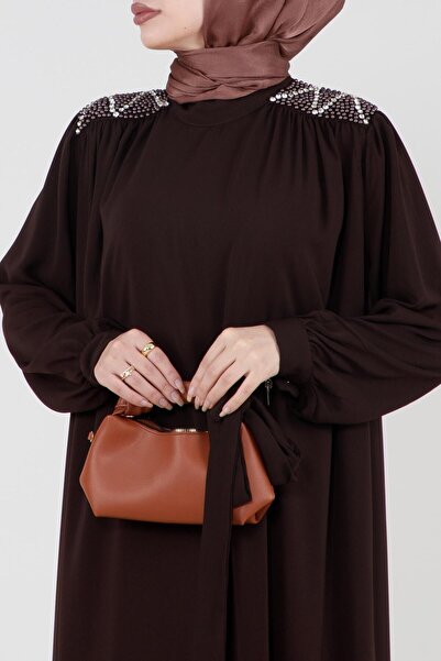 Sevitli Hijab Φόρεμα με Κεντημένο στον ώμο και Ζώνη Μέσης-Καφέ