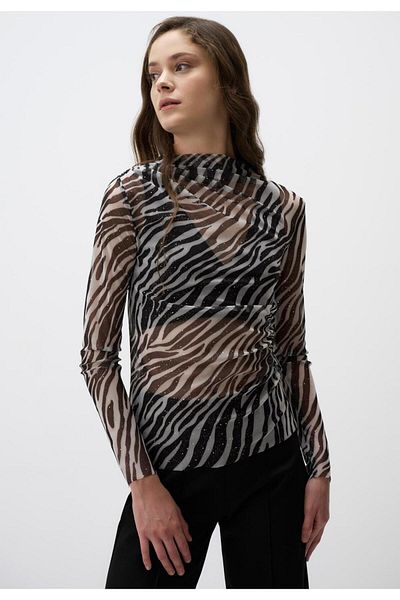 Jimmy Key Black Straight Cut Crew Neck Knitted Blouse