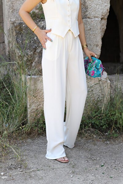 bytugcekaya Μπεζ παντελόνι Palazzo - Σχέδιο με δύο πλισέ