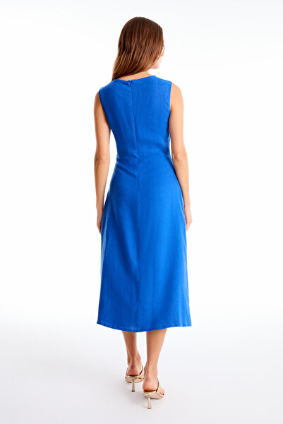 Perspective Saks Кольорове плаття середньої довжини з V-подібним вирізом та прямим кроєм - без рукавів