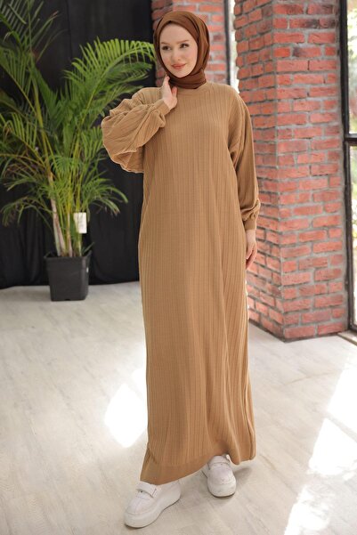 hafsamina Φόρεμα πλεκτό Camel - Λαιμόκοψη, μανίκια μπαλόνι HM2518