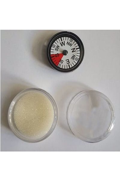 Hediyeleşin Smart Compass Showing Qibla, Plastic Box, Sponge - 5 Pieces