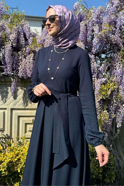 Rabia Şamlı Dilek فستان أزرق كحلي