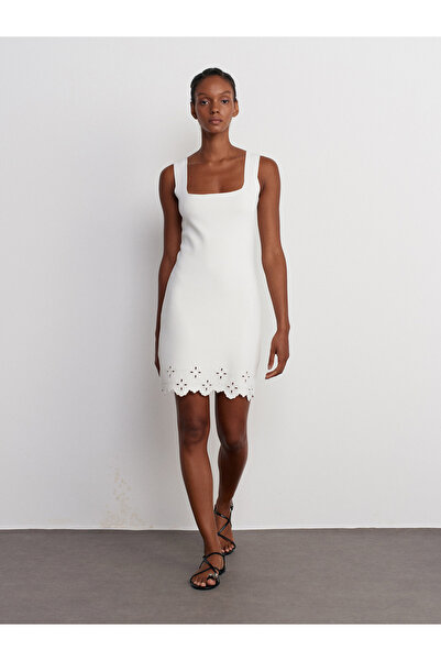 Dilvin 90223 Kare Yaka Çiçek Nakışlı Triko Elbise-Ekru